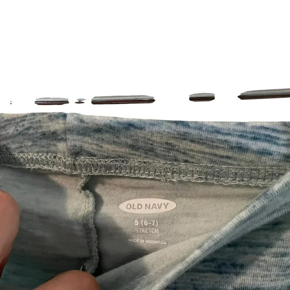 Old Navy Girls Activewear Stretch Leggings Size Small 6-7 Blue Striped Pull On - Picture 4 of 4